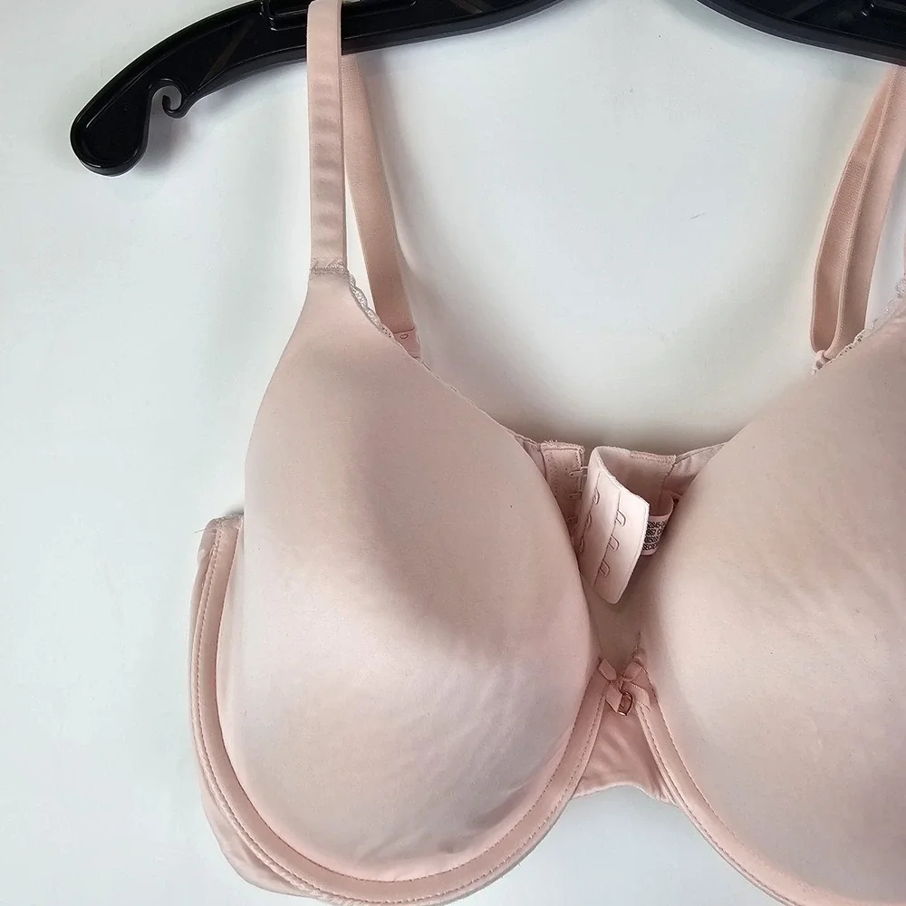 Victoria's Secret Body By Victoria Bra Size 36DD Pink Lined Perfect Coverage